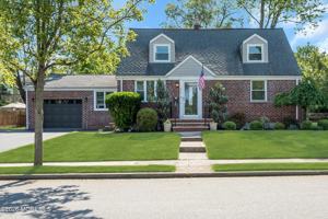 featured image of 519 Ryeside Ave