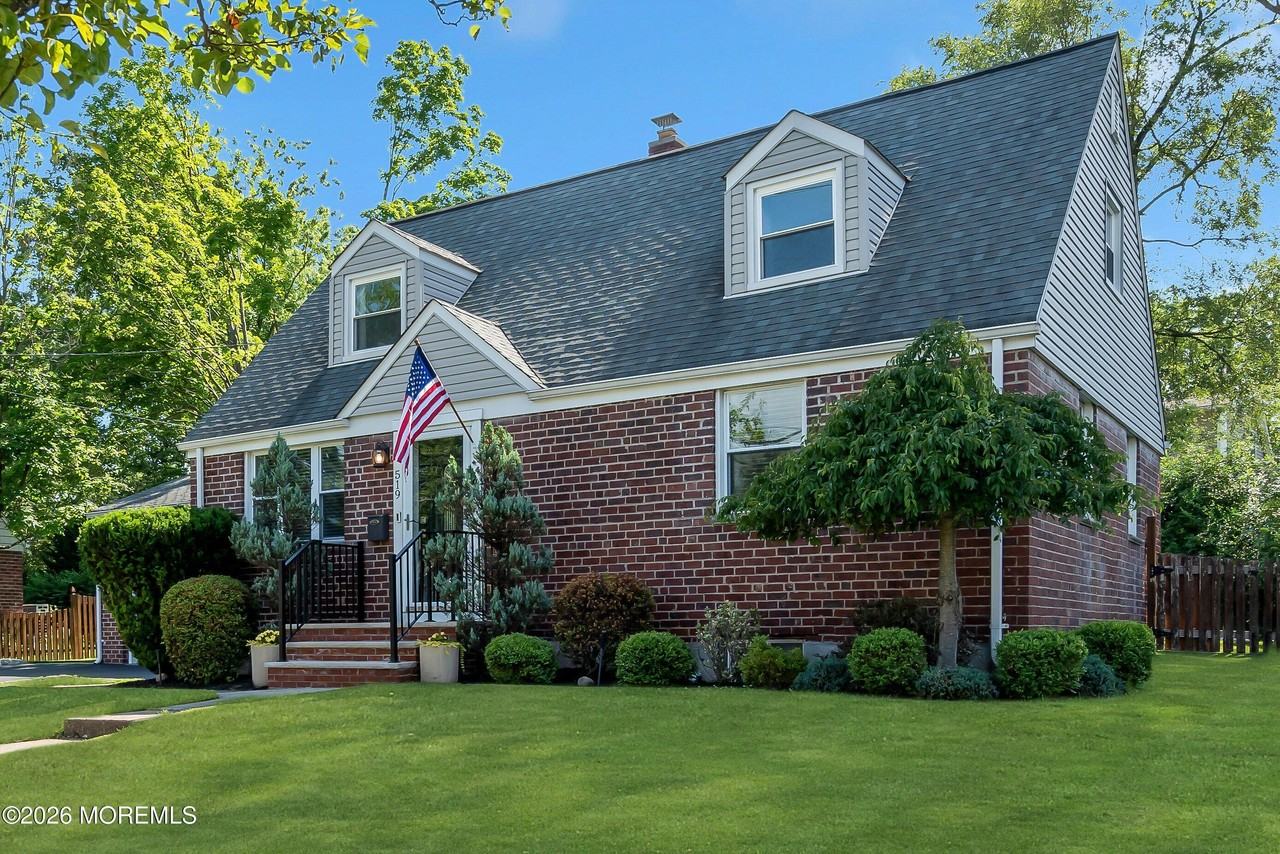 519 Ryeside Ave - Photo 3 of 37