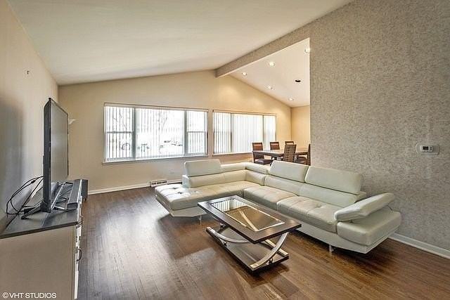 614 Leamington Ave - Photo 3 of 13