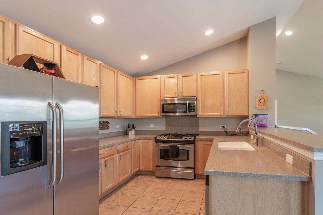 472 Valentine Way #472 - Photo 4 of 15