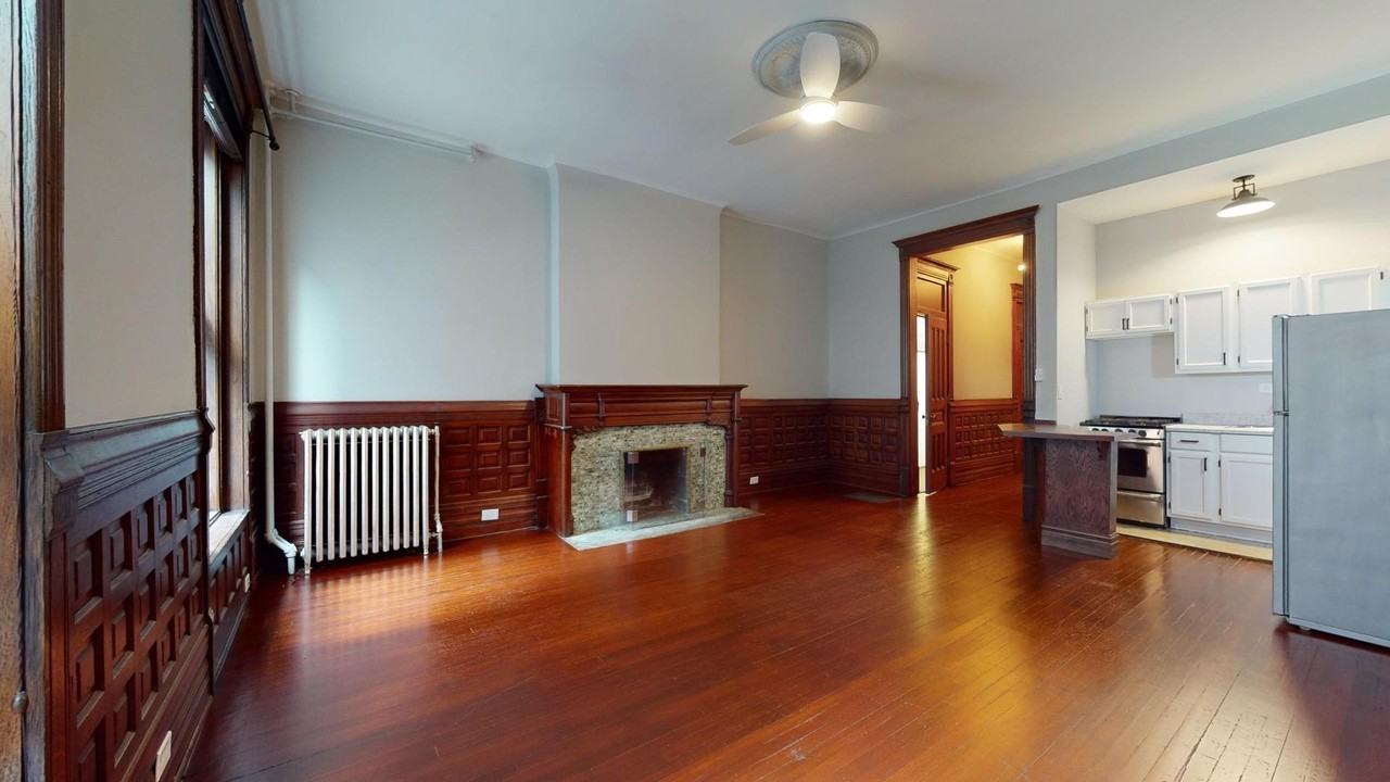 21 E Division St #1S - Photo 4 of 9