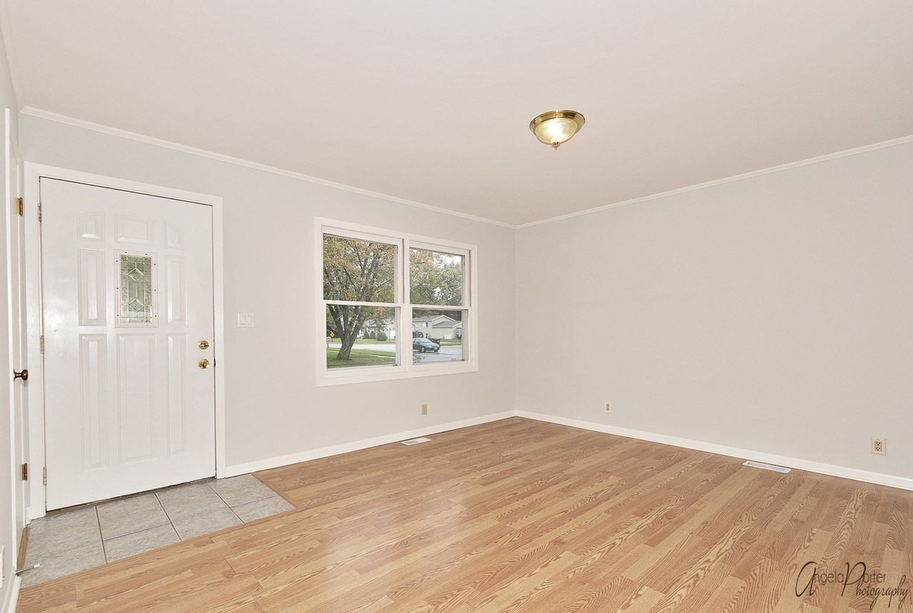 3715 W Prestwick St - Photo 5 of 20