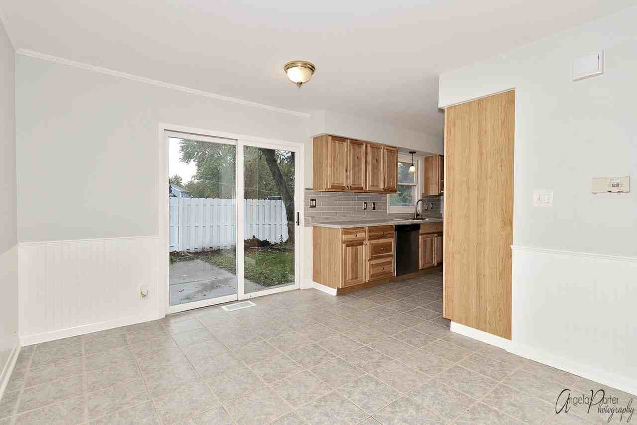 3715 W Prestwick St - Photo 6 of 20