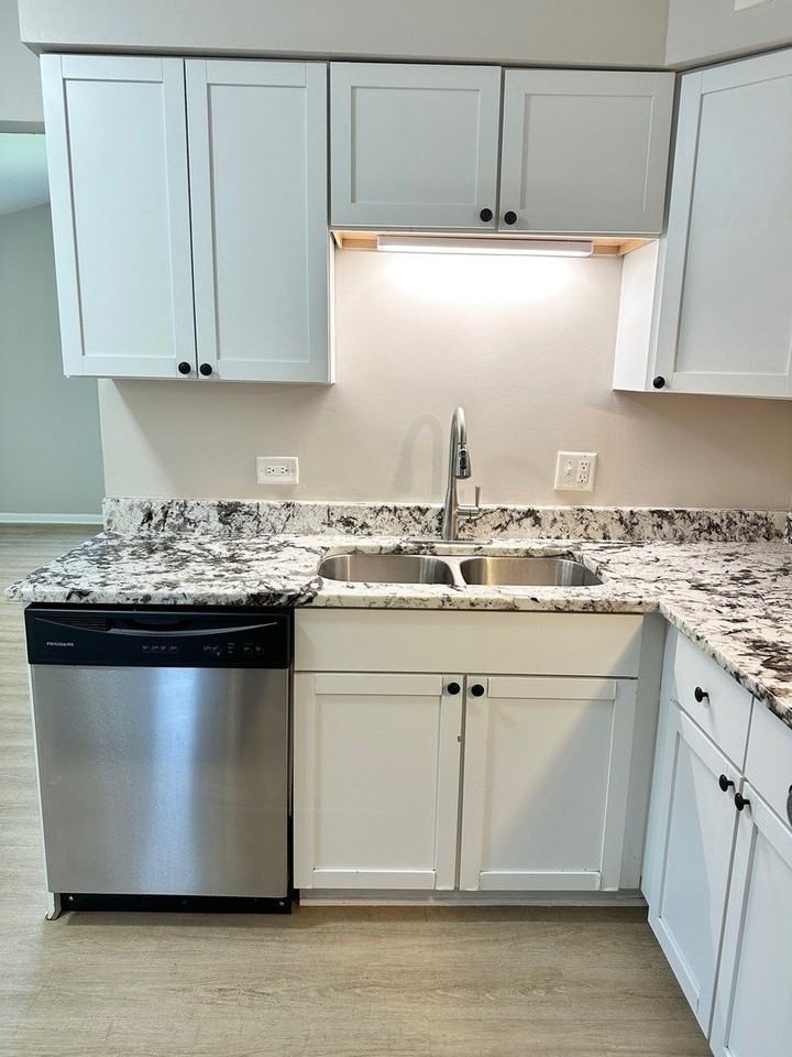 525 Ryan Ln #B - Photo 5 of 14