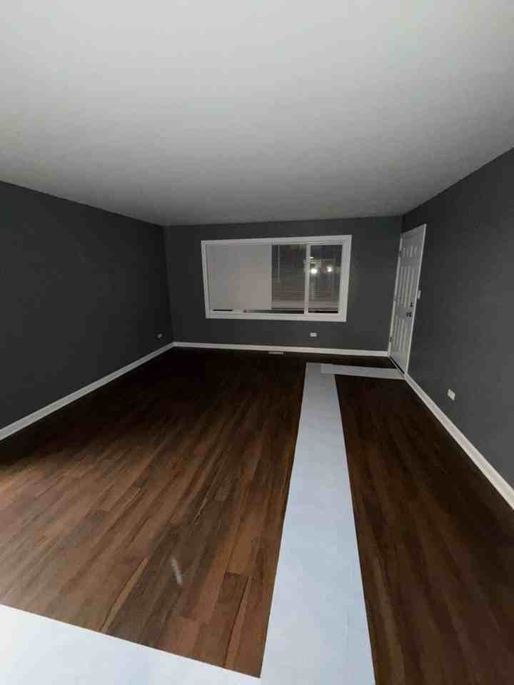 1100 9th St #1 - Photo 2 of 6