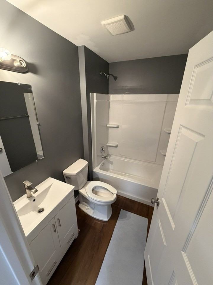 1100 9th St #1 - Photo 3 of 6