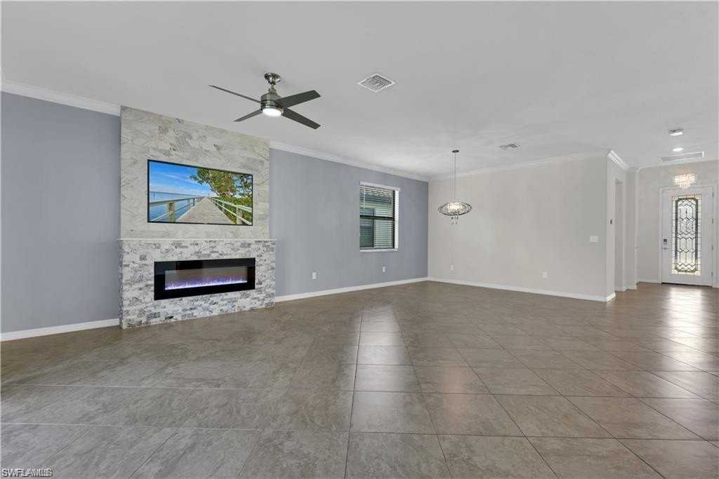 9204 Woodhurst Dr - Photo 3 of 19