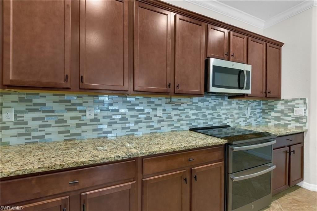 9204 Woodhurst Dr - Photo 7 of 19