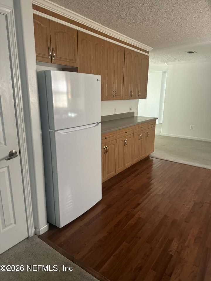 176 Basin Dr - Photo 7 of 18