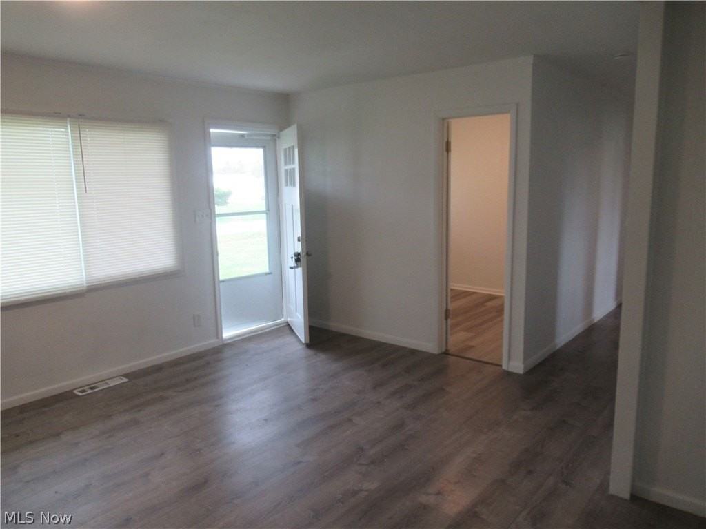 1462 Harvard Dr - Photo 6 of 23