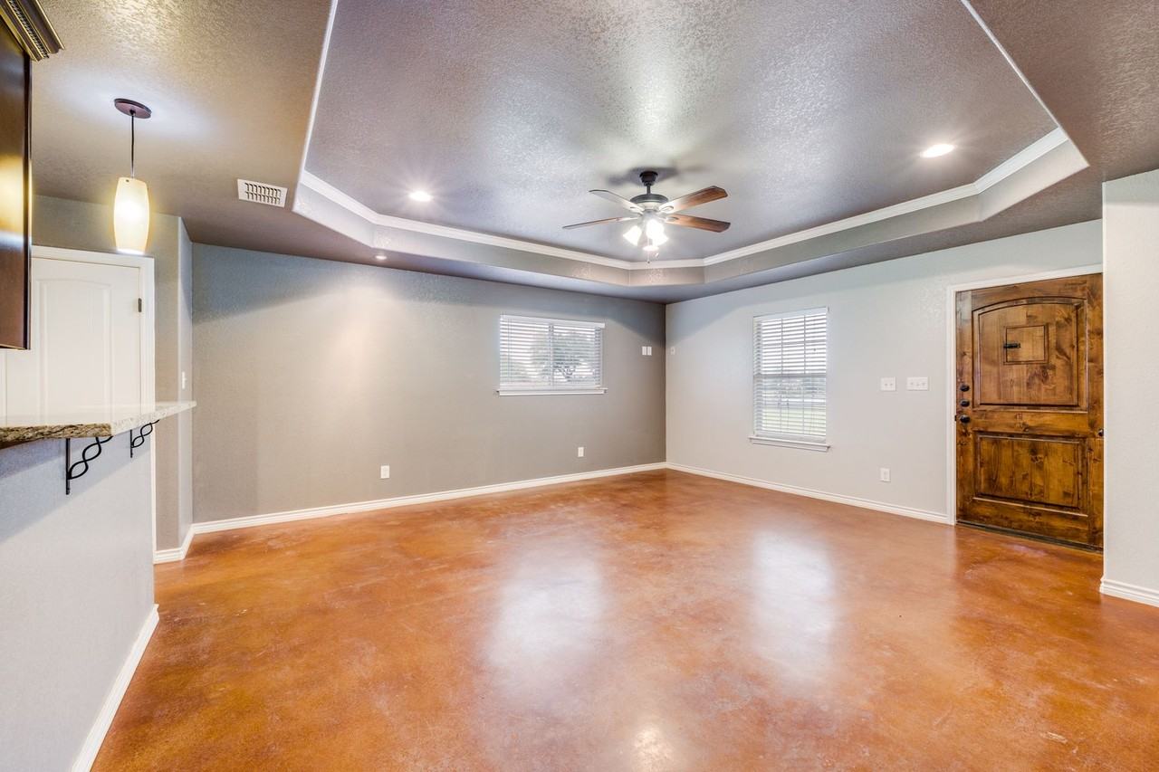 429 Quail Hollow Dr - Photo 3 of 25