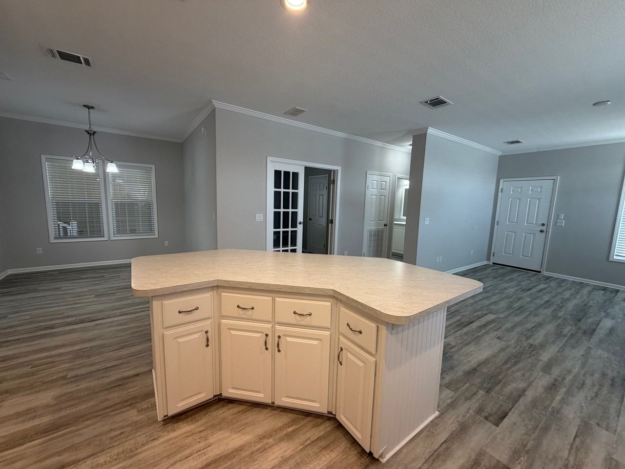 1618 Killarney Ct #273 - Photo 3 of 18