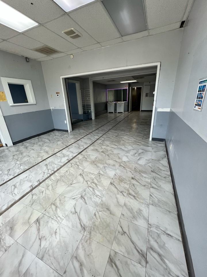 1313 E Washington Ave #1 - Photo 3 of 8