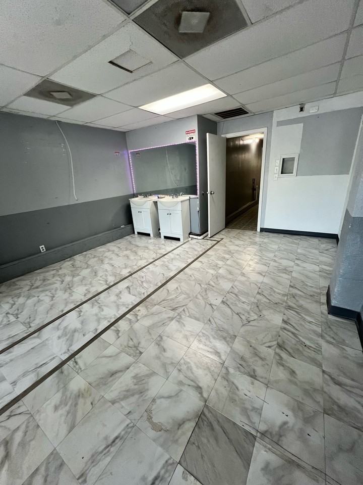 1313 E Washington Ave #1 - Photo 6 of 8