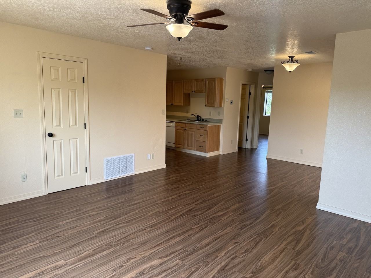 1721 Girard Blvd Se #C - Photo 3 of 15