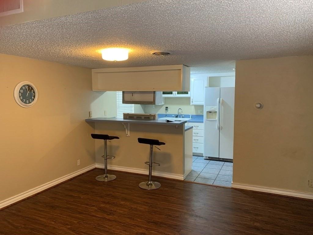 2230 E 52nd St #B1 - Photo 4 of 9