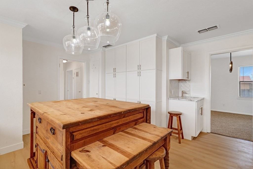 1402 E 21st St - Photo 6 of 13