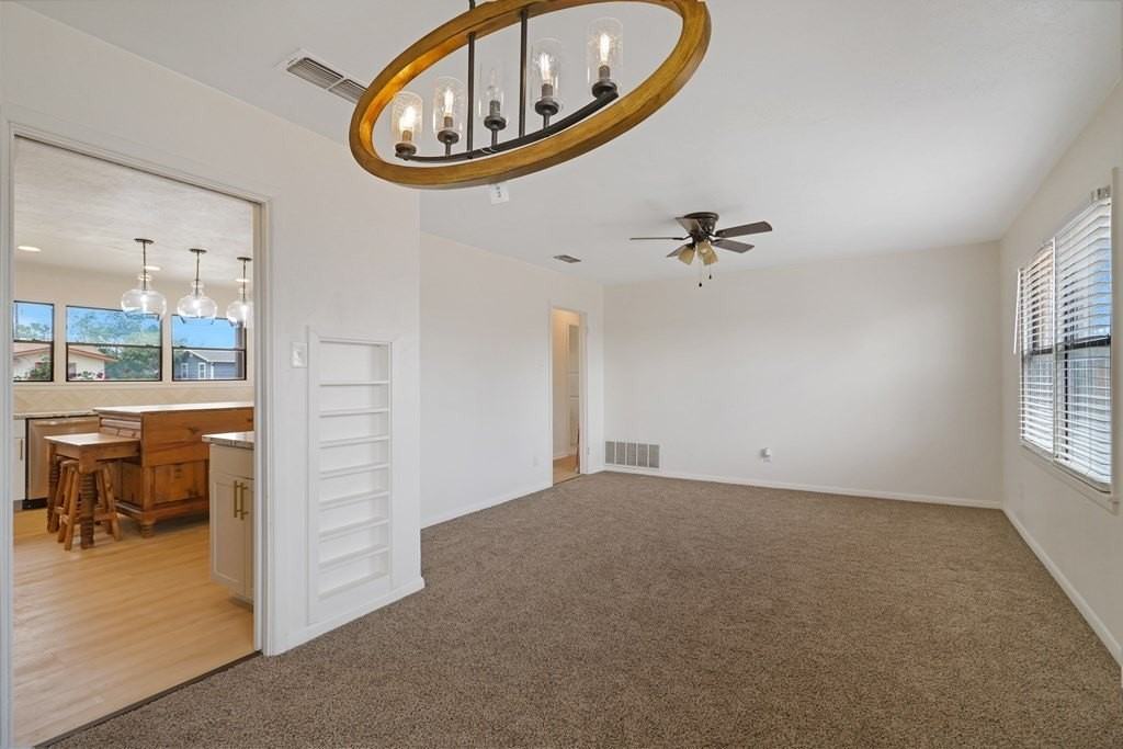 1402 E 21st St - Photo 7 of 13