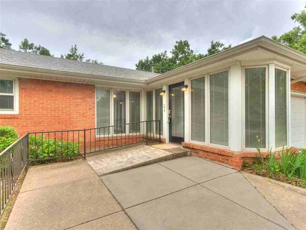 1214 Cruce St - Photo 2 of 32