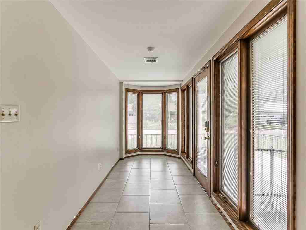 1214 Cruce St - Photo 3 of 32