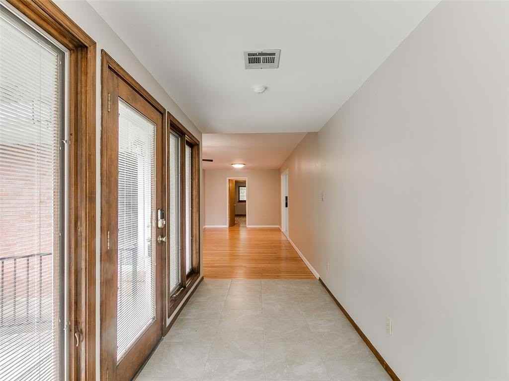 1214 Cruce St - Photo 4 of 32