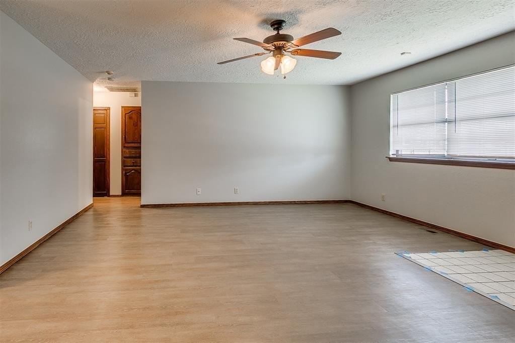 1204 N Crawford Ave #1204 - Photo 4 of 18