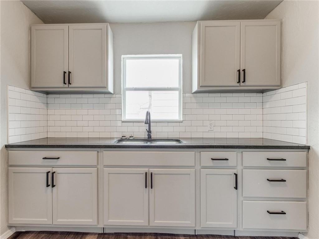 1716 Sw 18th St - Photo 4 of 27