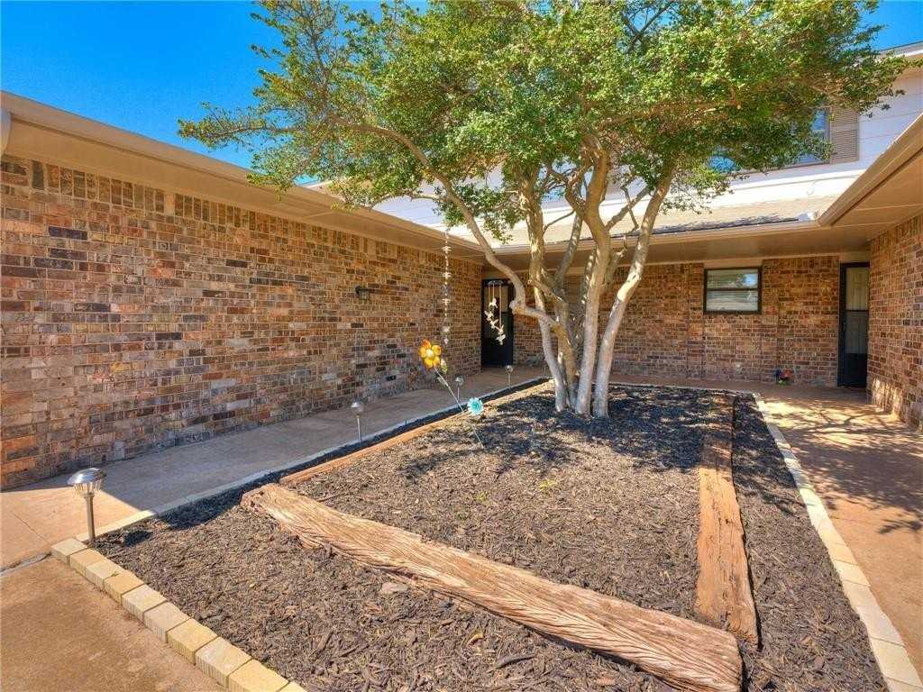 9907 Mashburn Blvd - Photo 2 of 26