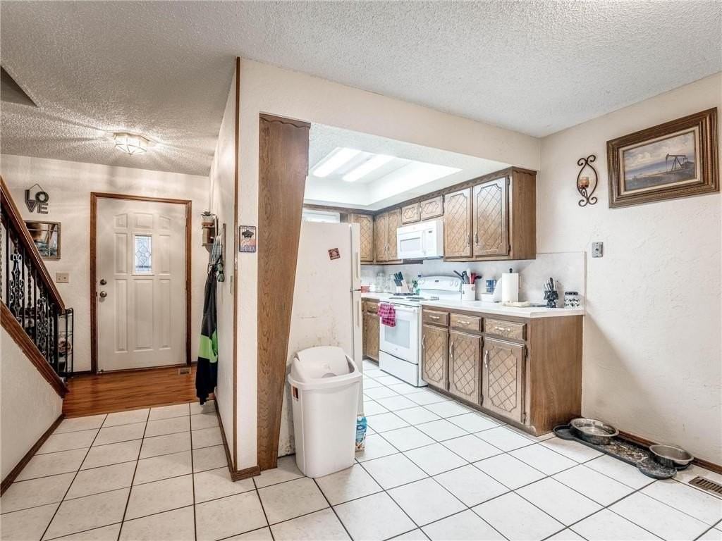 9907 Mashburn Blvd - Photo 5 of 26