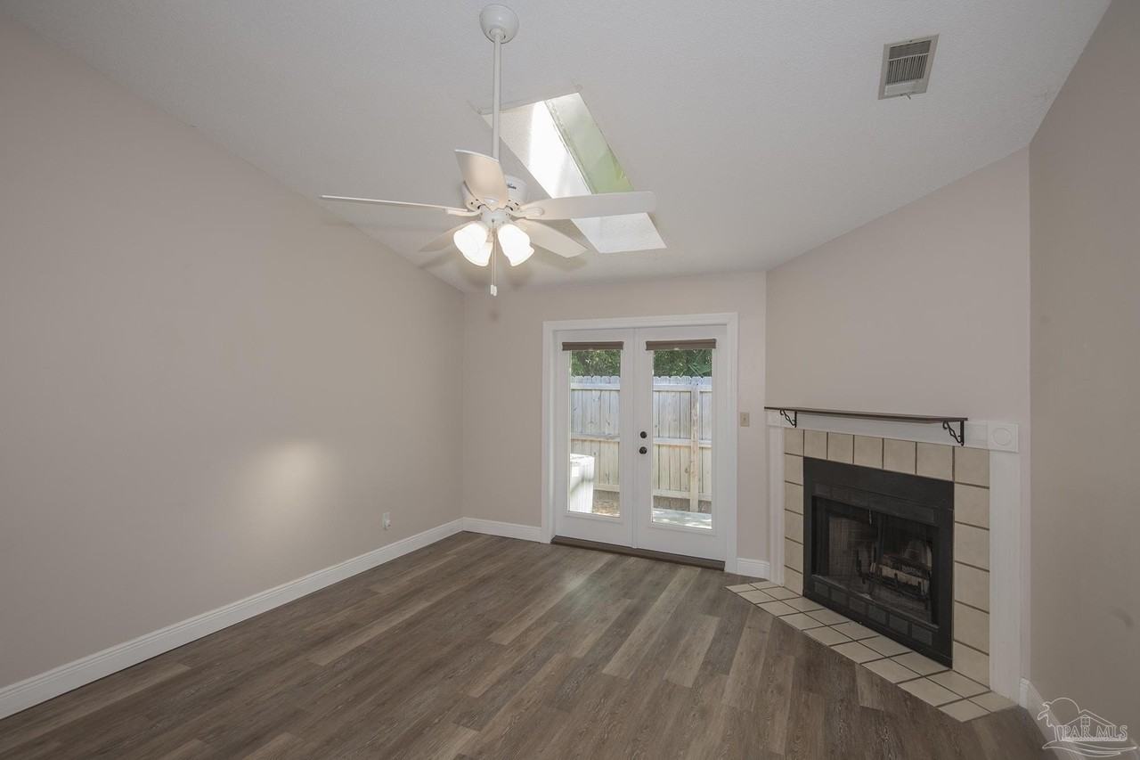 5051 Grande Dr #F6 - Photo 4 of 30