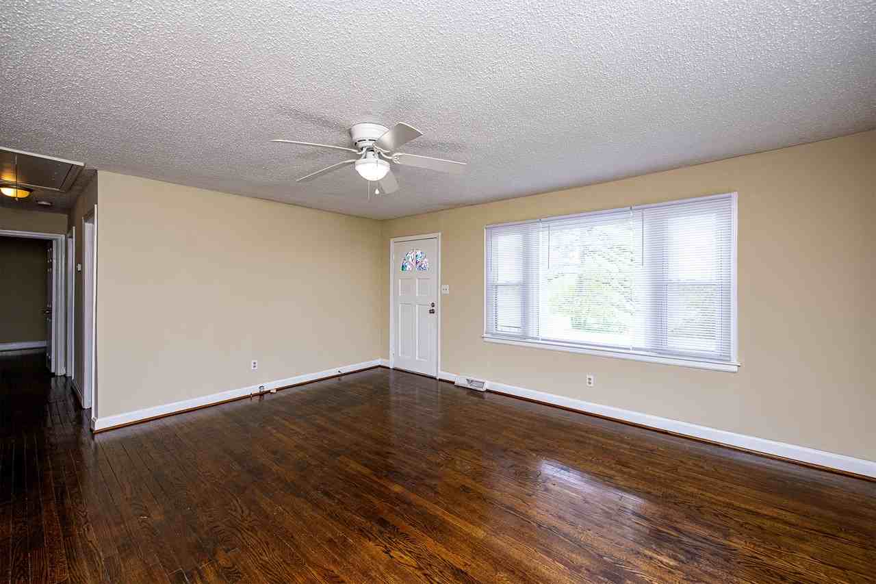 2711 Springbrook Cir #2711 - Photo 2 of 3