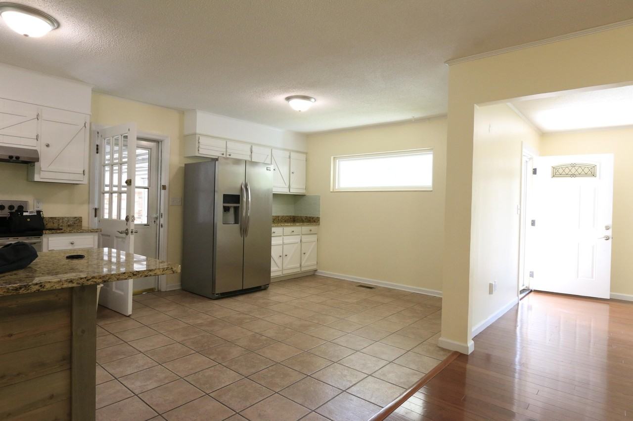 3010 Clearwater Dr Ne - Photo 2 of 4