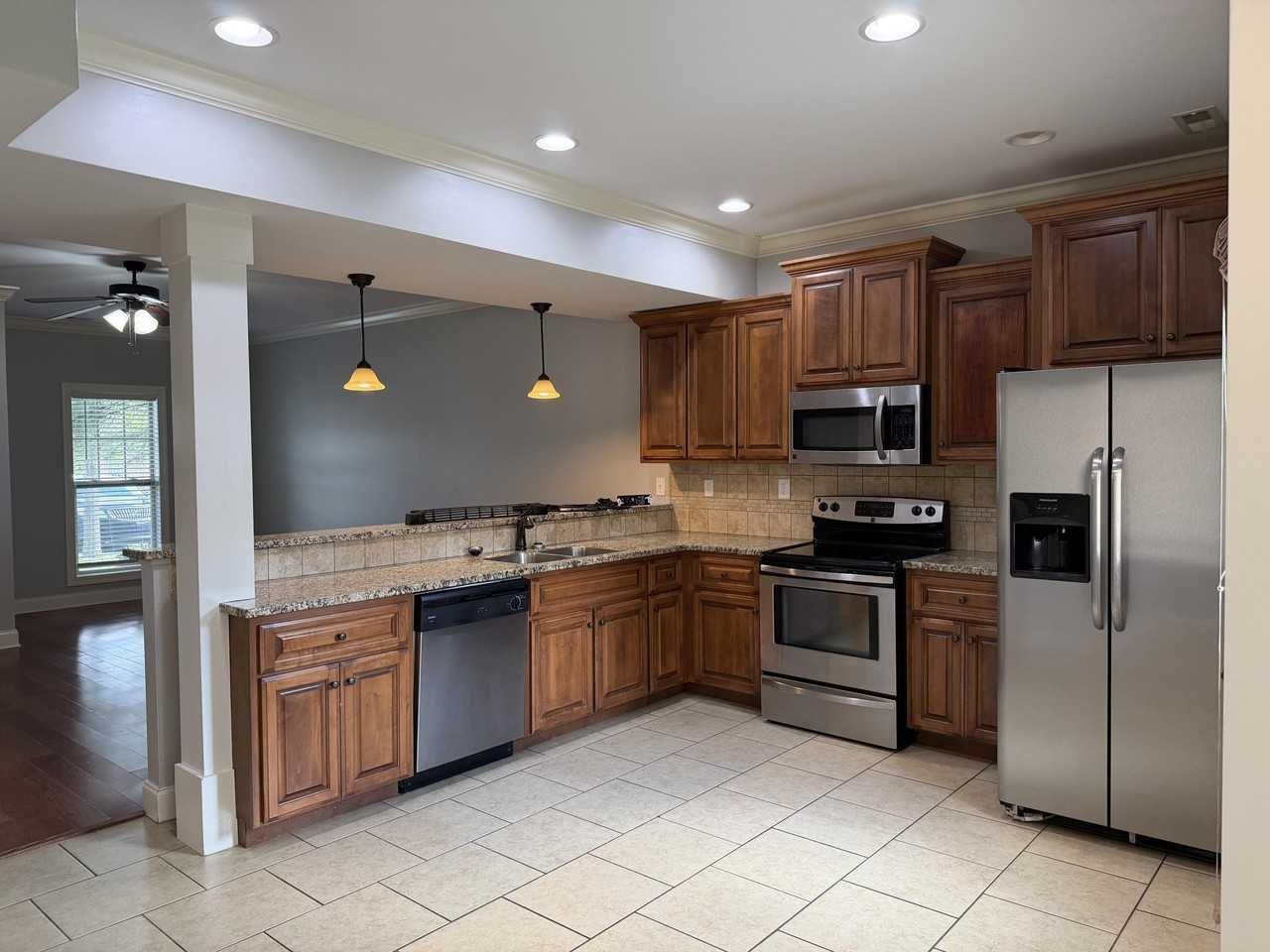 1725 Stone Castle Dr Ne - Photo 2 of 9