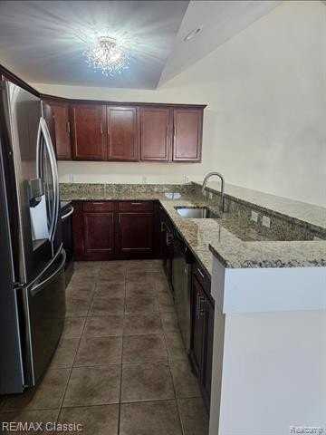 8469 Heywood Cir - Photo 5 of 15