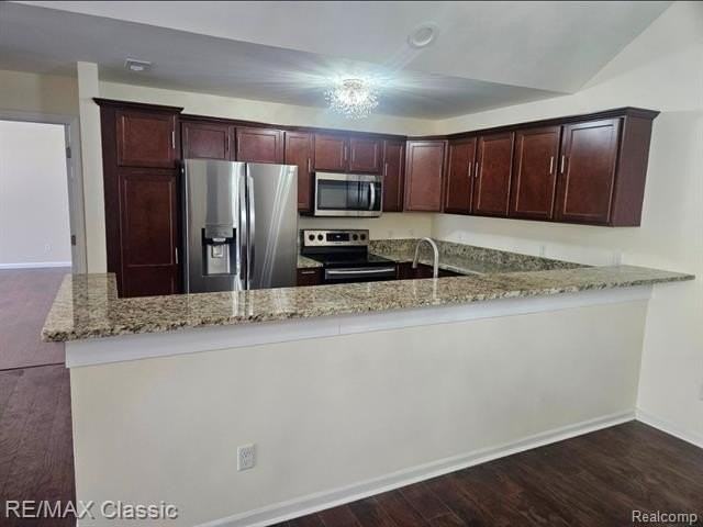 8469 Heywood Cir - Photo 6 of 15