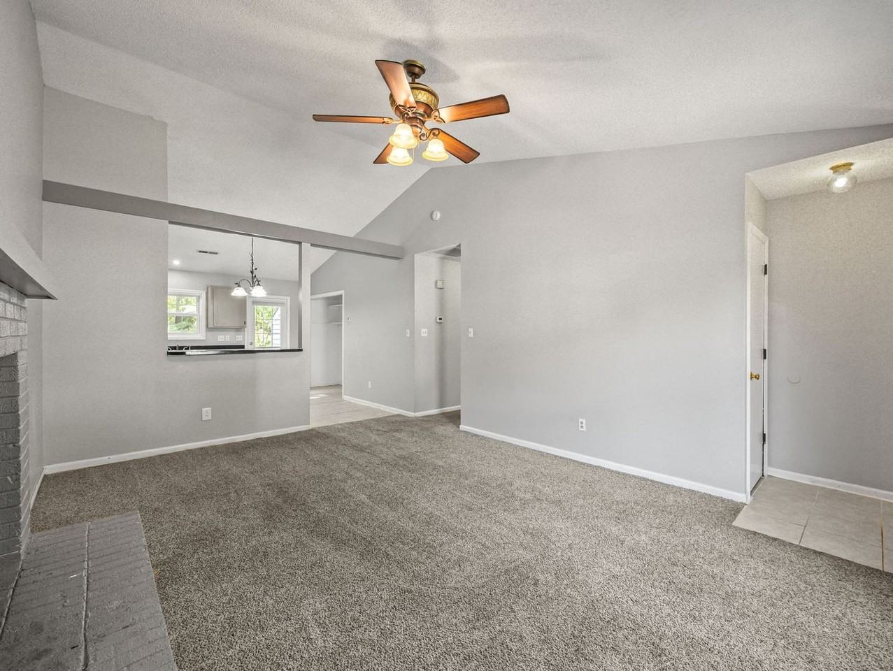 122 Corey Cir - Photo 2 of 19
