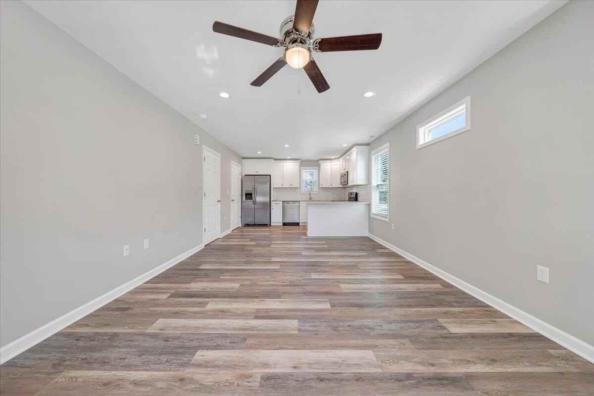 1702 Baldwin Ave Ne #B - Photo 6 of 33