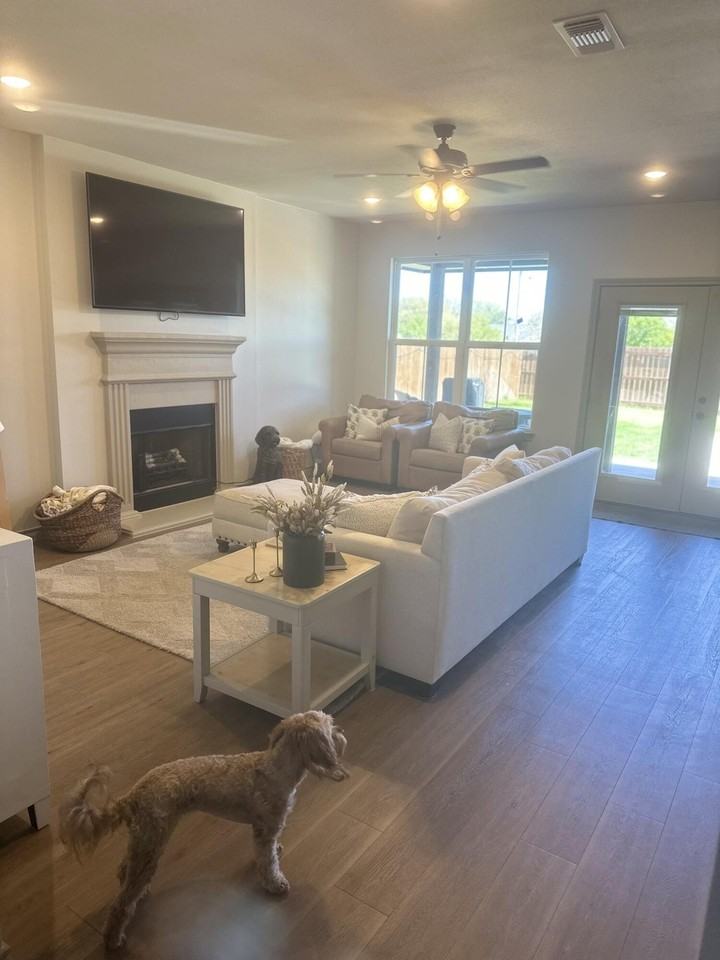 1922 Lamplighter Ln - Photo 3 of 15