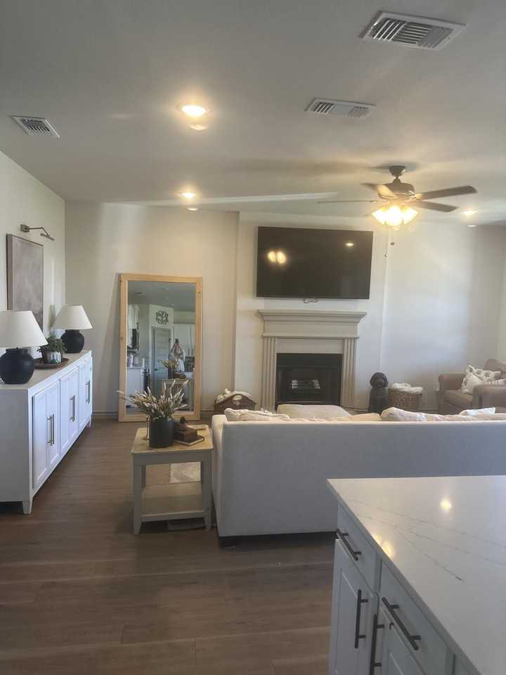 1922 Lamplighter Ln - Photo 4 of 15