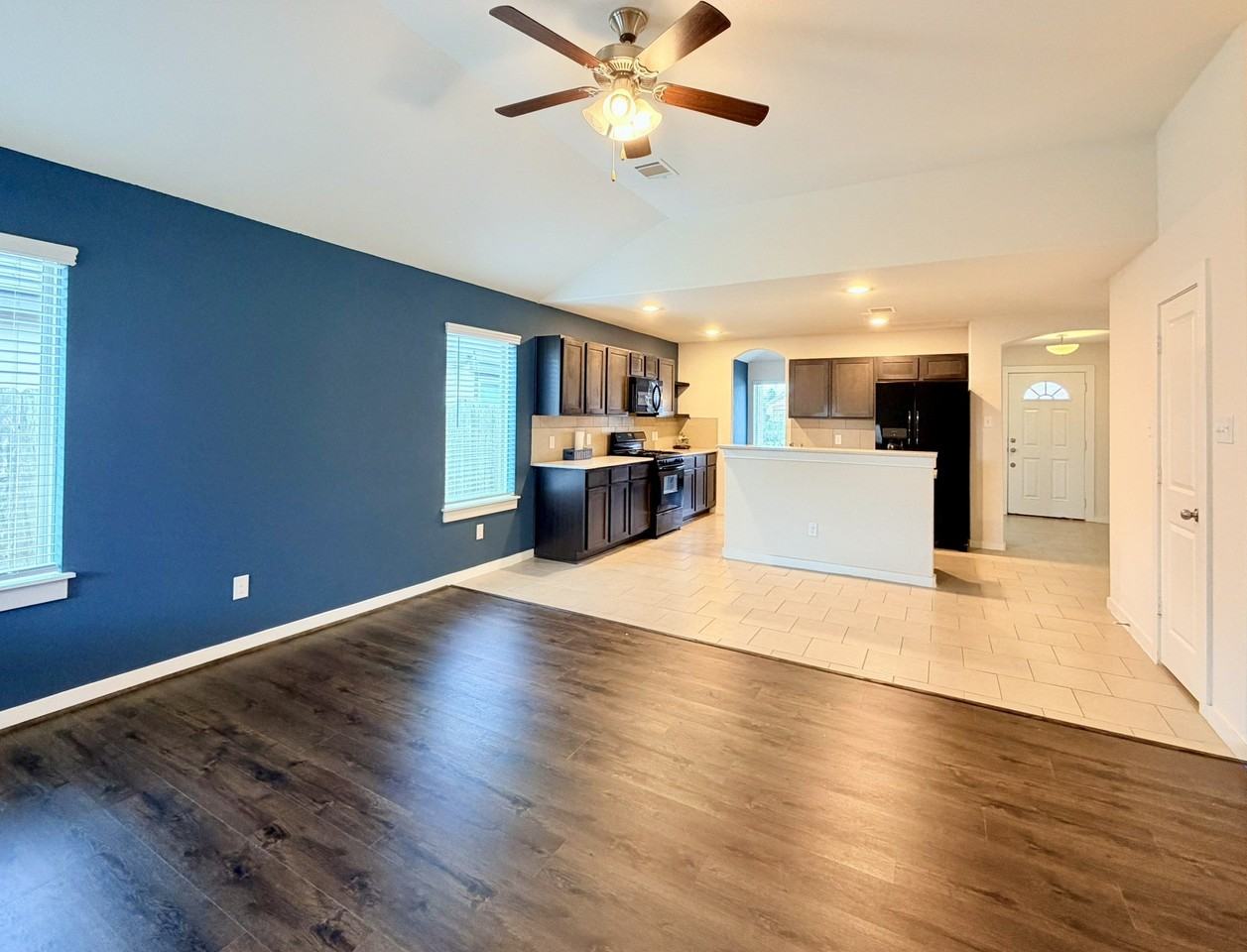 6807 Bardsdale Ct - Photo 6 of 15