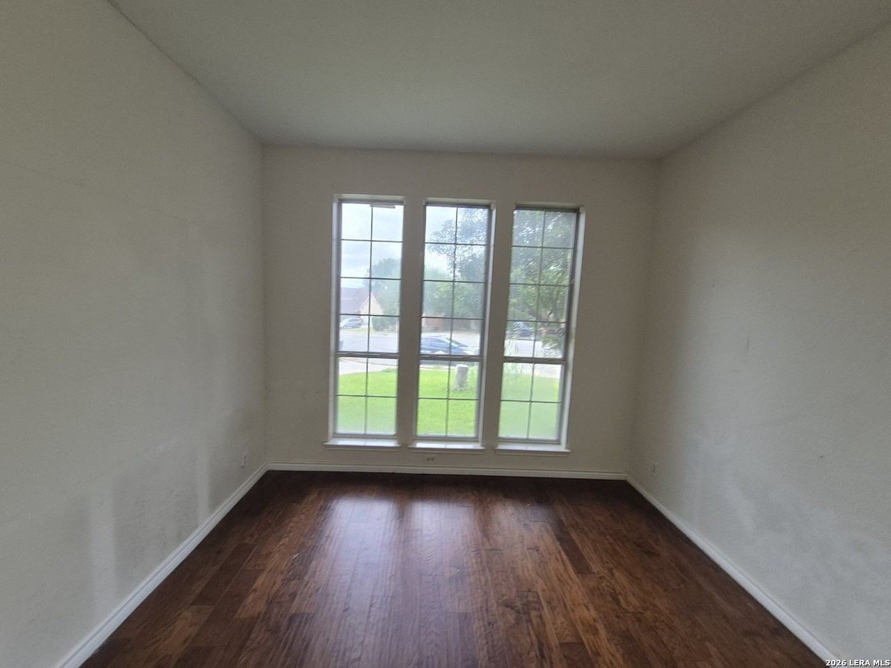 712 Moss Wood - Photo 4 of 22