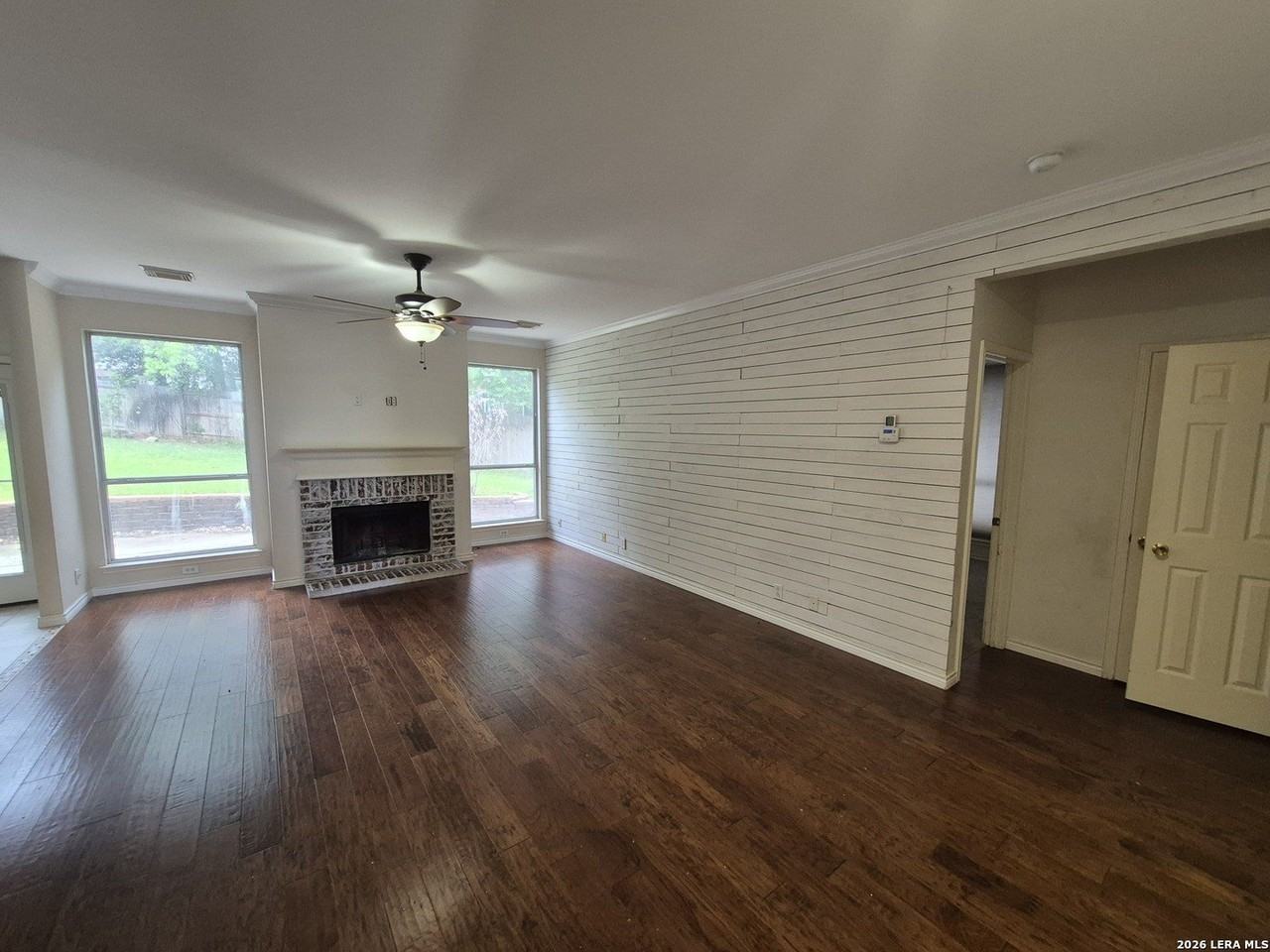 712 Moss Wood - Photo 5 of 22