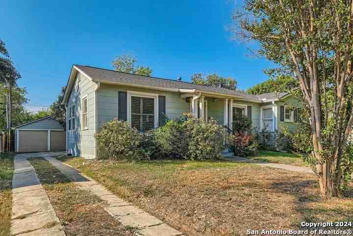 320 Harmon Dr - Photo 3 of 31