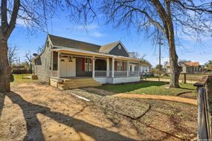 featured image of 202 Helena St