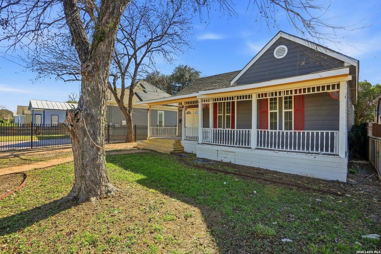 202 Helena St - Photo 3 of 24