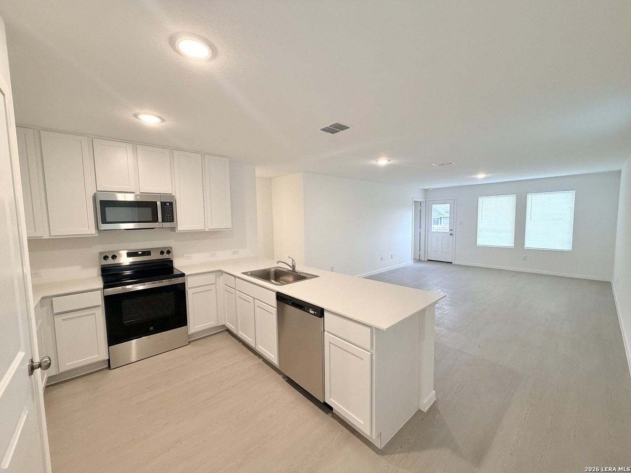 8826 Osprey Trl - Photo 6 of 26