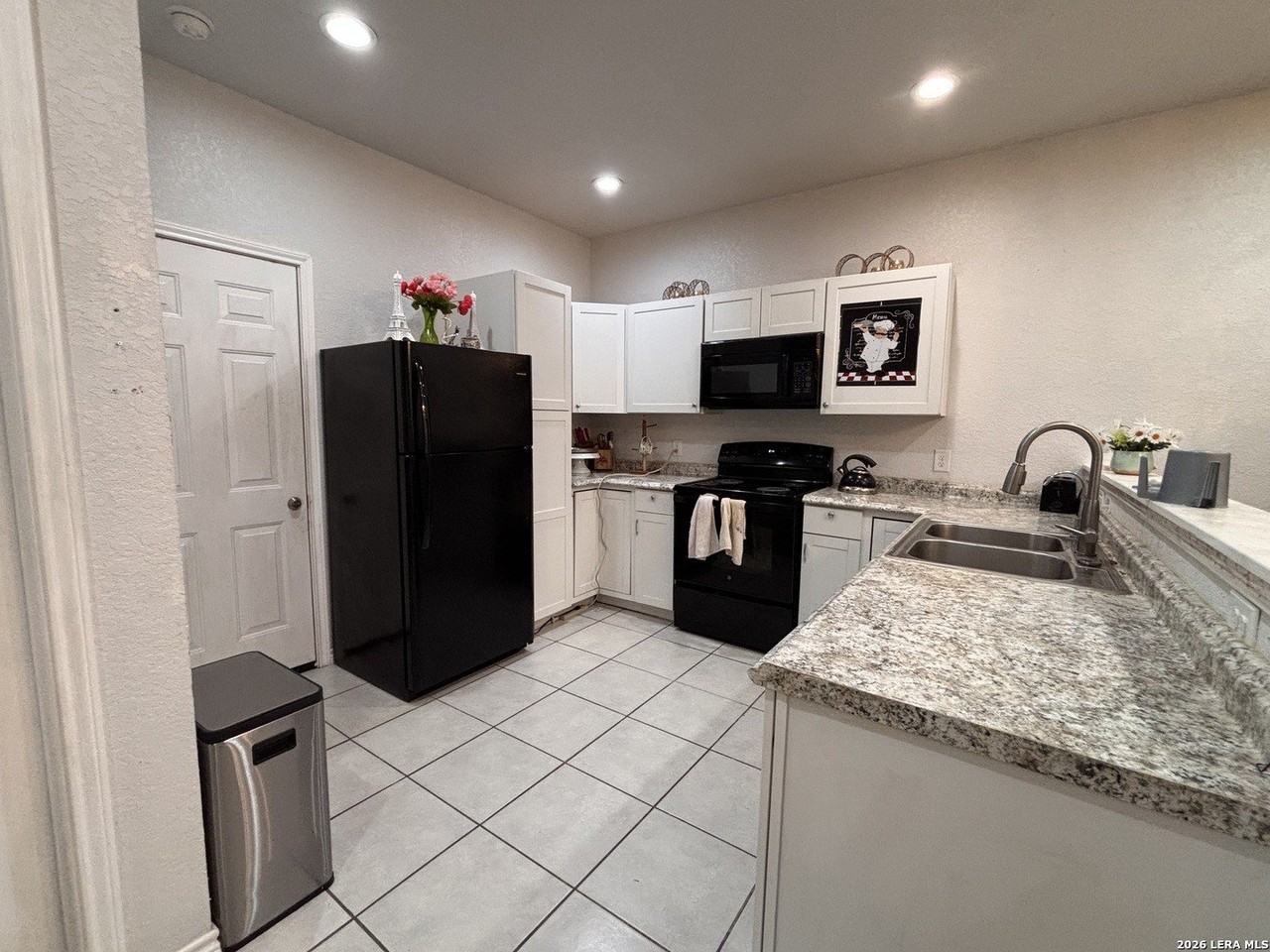 29 Oak Plz - Photo 5 of 17