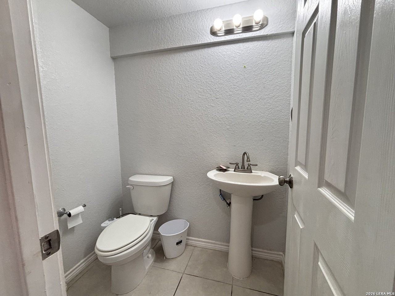 29 Oak Plz - Photo 7 of 17