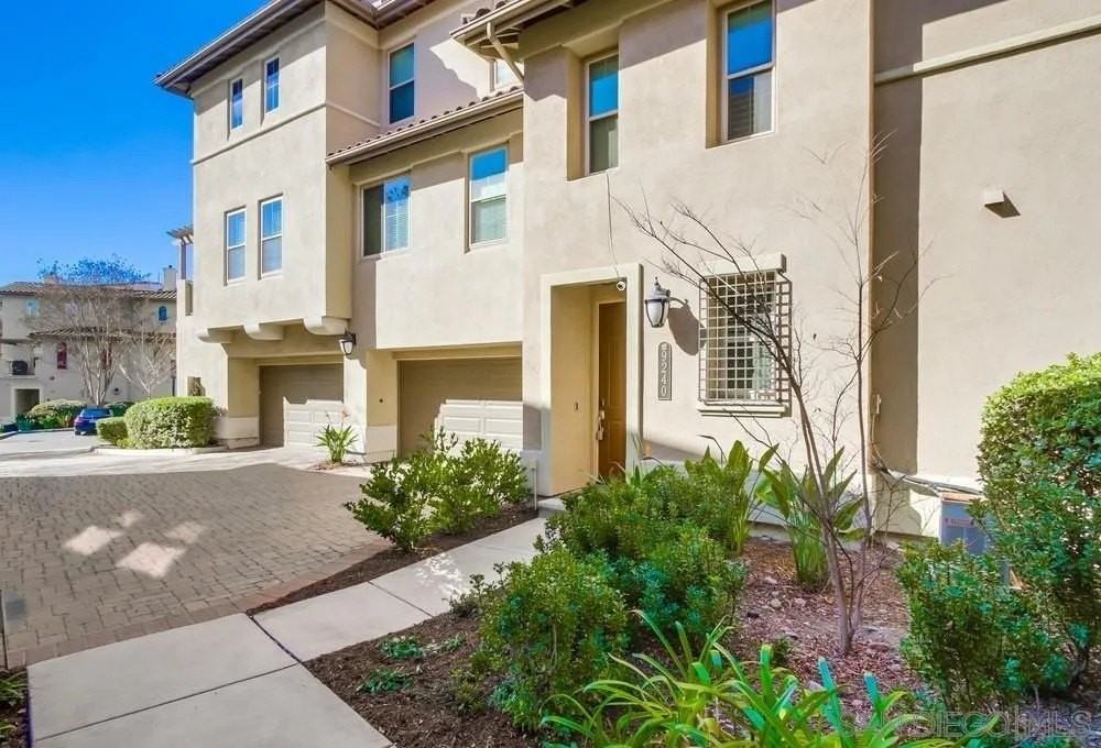 9240 Piantino Way - Photo 4 of 49
