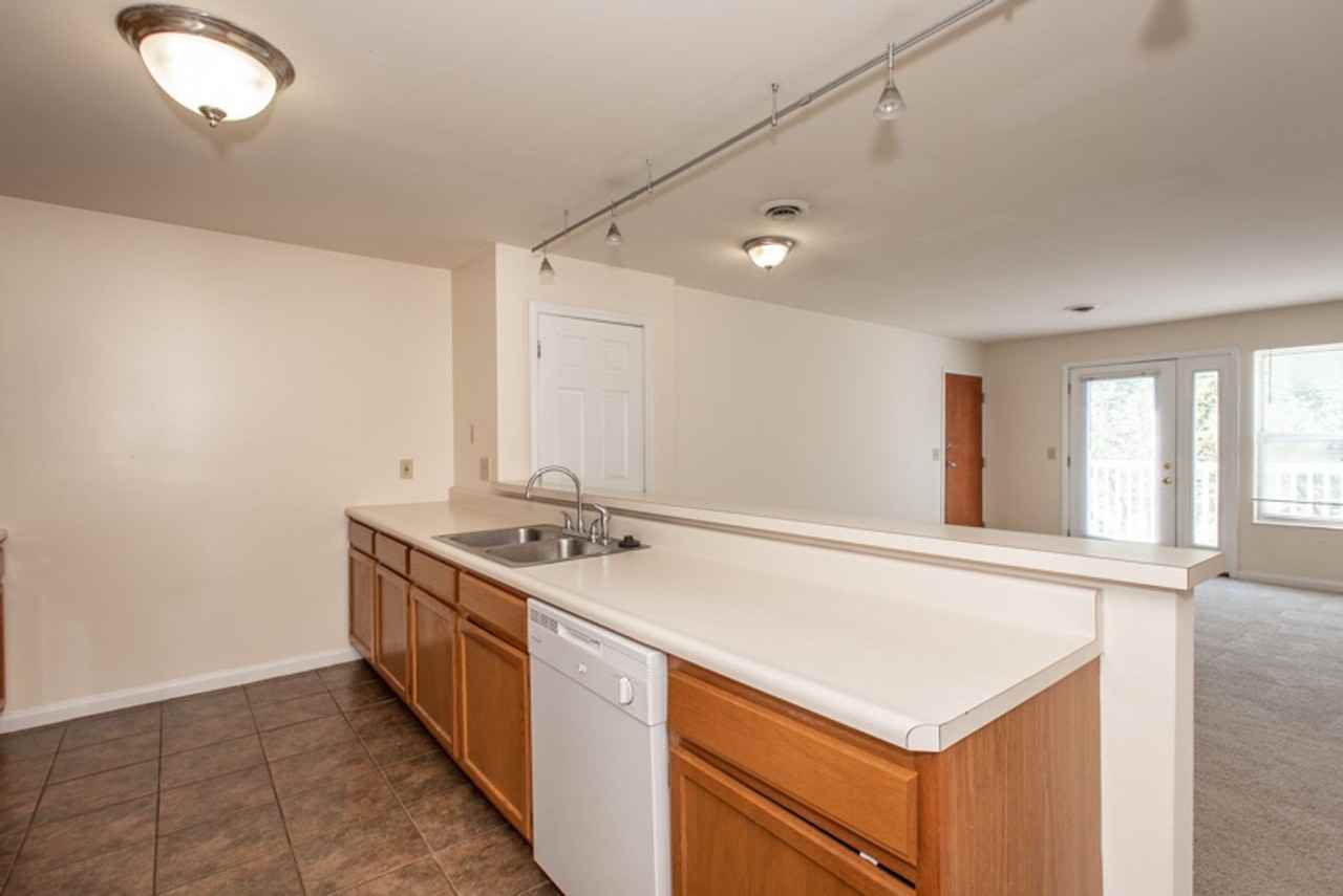 Walk to UC & UC Medical | 1BR/2BR Apartments - Photo 6 of 50